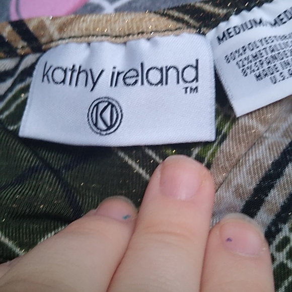 Kathy Ireland golf and green plaid shirt - Picture 5 of 5